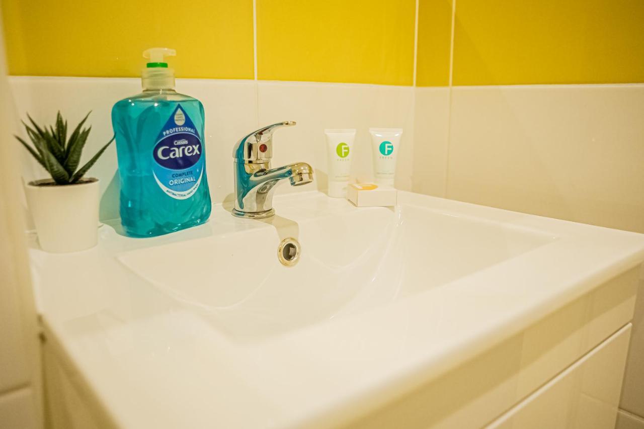 Royal Riverside Apartments Sheffield Centre - Opulent Living エクステリア 写真